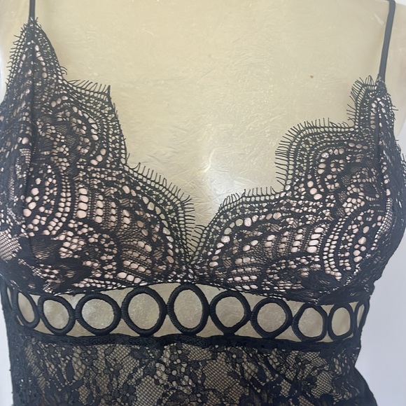 Stunning  Victoria’s Secret Delicate Nightie - Picture 2 of 7